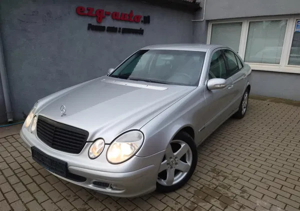 łódzkie Mercedes-Benz Klasa E cena 21900 przebieg: 183406, rok produkcji 2004 z Zgierz